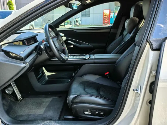 Xiaomi SU7 — Фото автомобиля 3