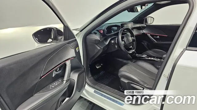 Peugeot 2008 — Фото автомобиля 5
