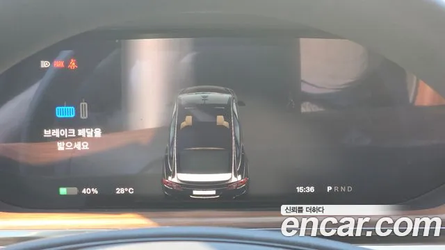 Tesla Model X — Фото автомобиля 8