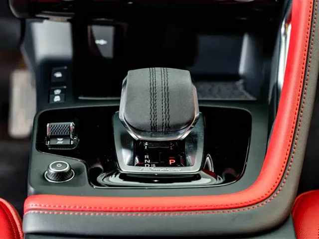 Jaguar E-PACE — Фото автомобиля 14