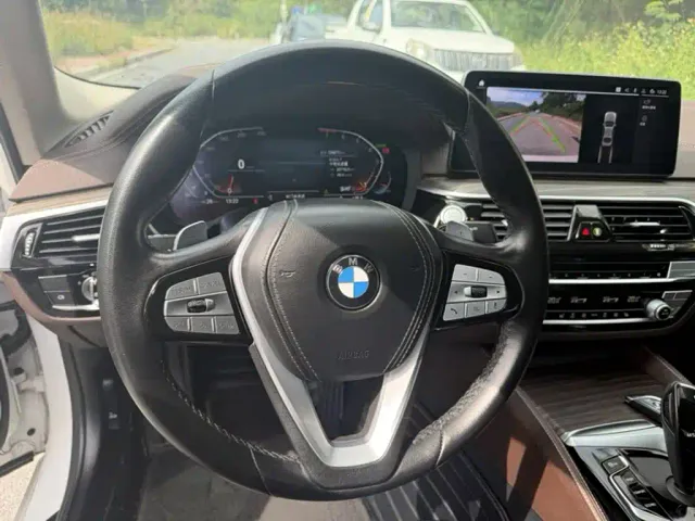 BMW 5 Series — Фото автомобиля 2