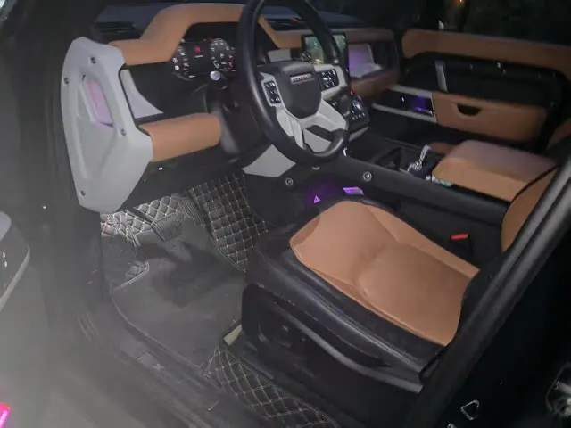Land Rover Defender — Фото автомобиля 3
