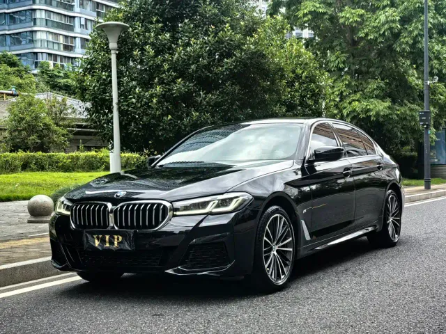 Фотография автомобиля — BMW 5 Series