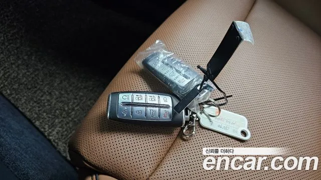 Genesis GV70 — Фото автомобиля 15
