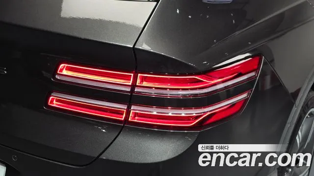Genesis GV80 — Фото автомобиля 8