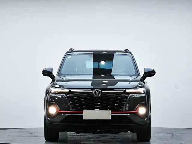 Changan CS35 Plus — Фото автомобиля 3
