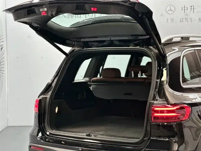 Mercedes-Benz EQB — Фото автомобиля 3