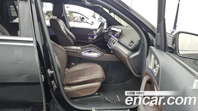 Mercedes-Benz GLS-Class — Фото автомобиля 12