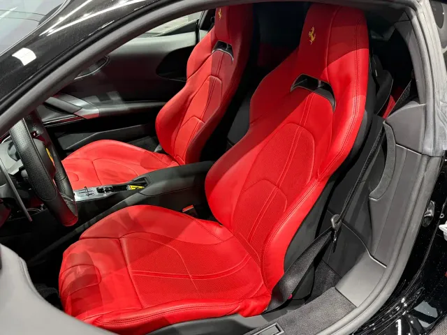 Ferrari SF90 — Фото автомобиля 9