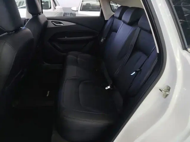 Wuling Starlight — Фото автомобиля 16