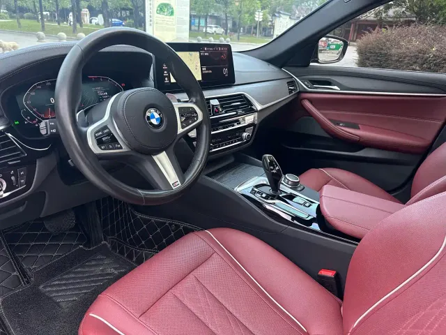 BMW 5 Series — Фото автомобиля 10