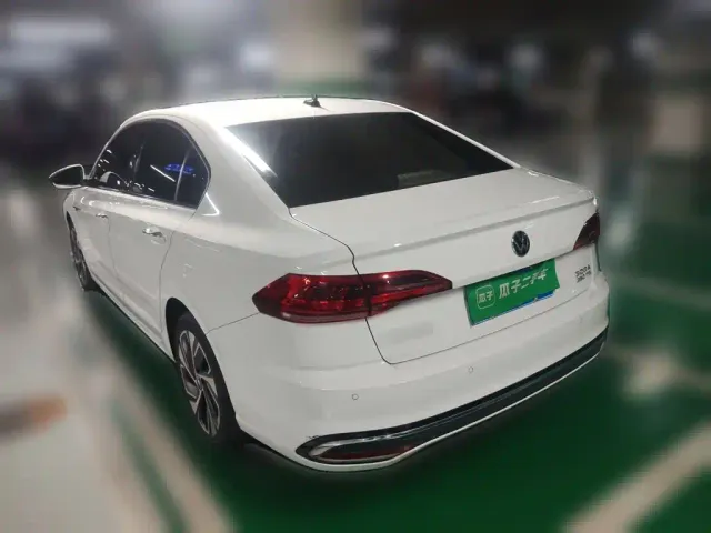 Volkswagen Bora — Фото автомобиля 4