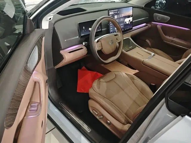 Leapmotor C11 — Фото автомобиля 15