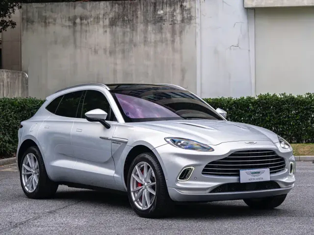 Aston Martin DBX — Фото автомобиля 3