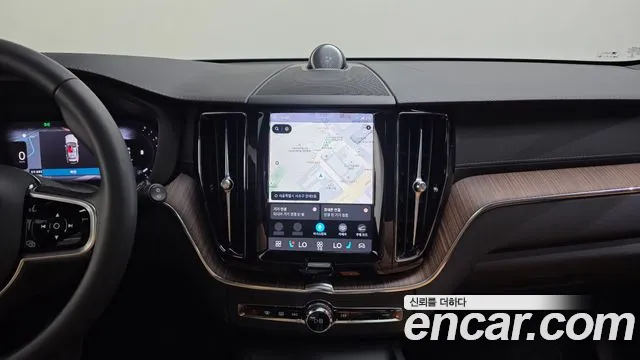 Volvo XC60 Generation 2 — Фото автомобиля 14