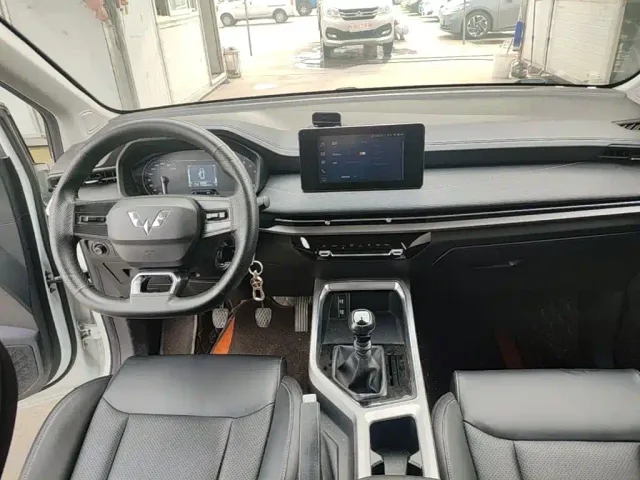 Wuling Jiachen — Фото автомобиля 9