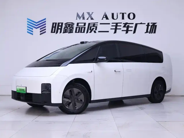 Li Auto MEGA — Фото автомобиля 2