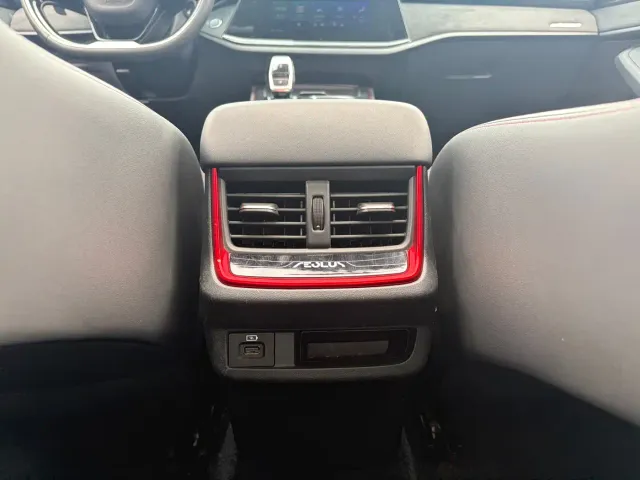 Dongfeng Yixuan MAX — Фото автомобиля 25