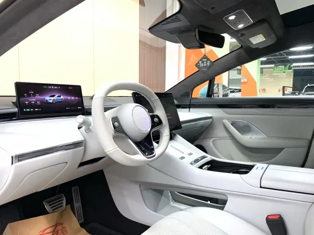 Luxeed S7 — Фото автомобиля 7