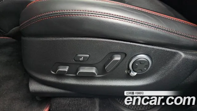 Genesis GV70 2.5T Бензин AWD — Фото автомобиля 29