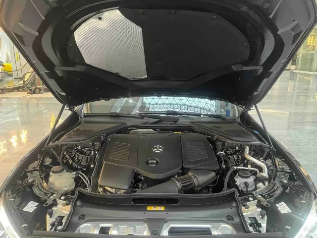 Mercedes-Benz E-Class — Фото автомобиля 14