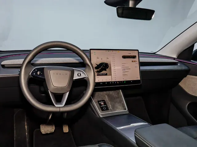 Tesla Model Y — Фото автомобиля 8