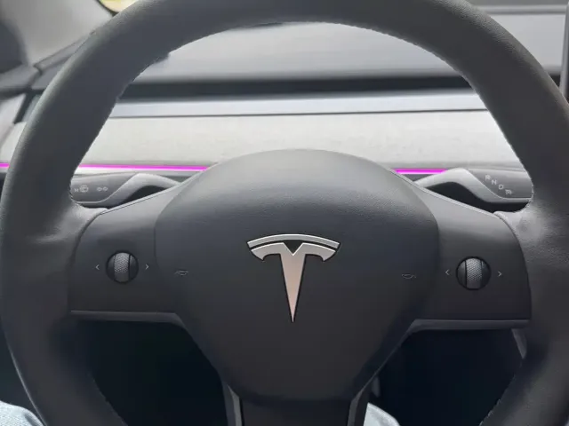 Tesla Model Y — Фото автомобиля 7