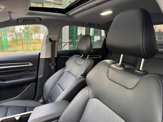Geely Emgrand — Фото автомобиля 13