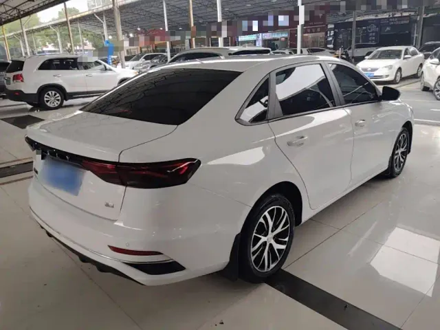 Geely Emgrand — Фото автомобиля 6