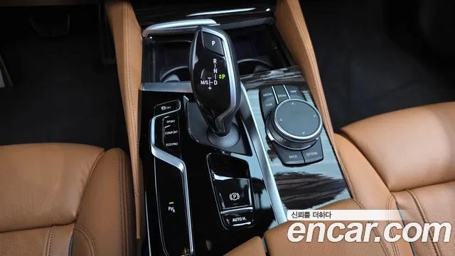 BMW 5 Series G30 — Фото автомобиля 12