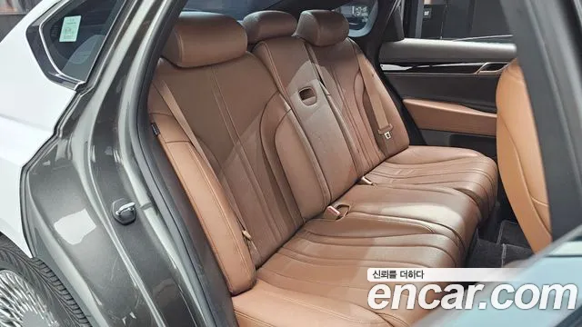 Genesis G80 Бензин 3.5 турбо AWD — Фото автомобиля 9