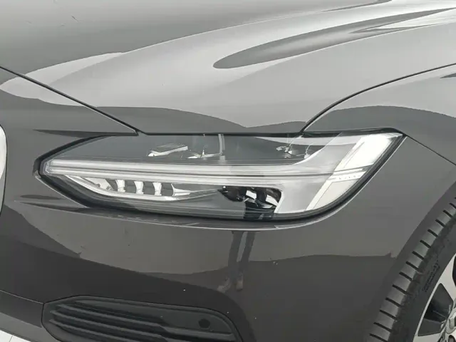 Volvo S90 — Фото автомобиля 14