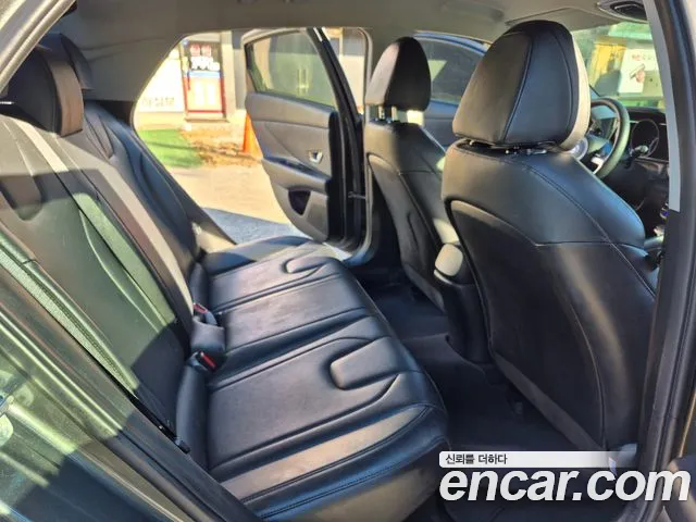 Hyundai Avante CN7 — Фото автомобиля 13
