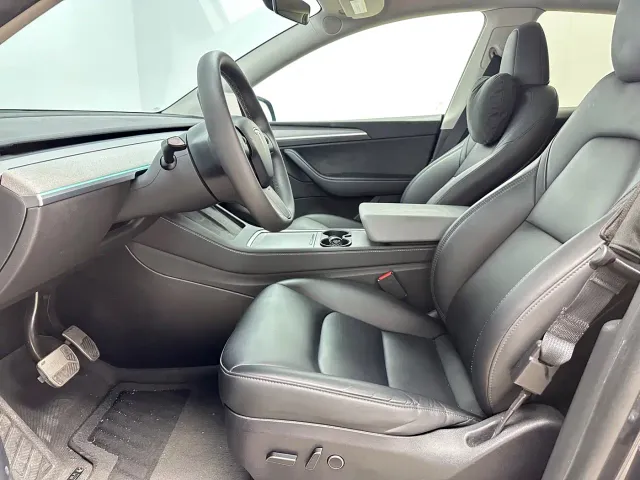 Tesla Model Y — Фото автомобиля 6