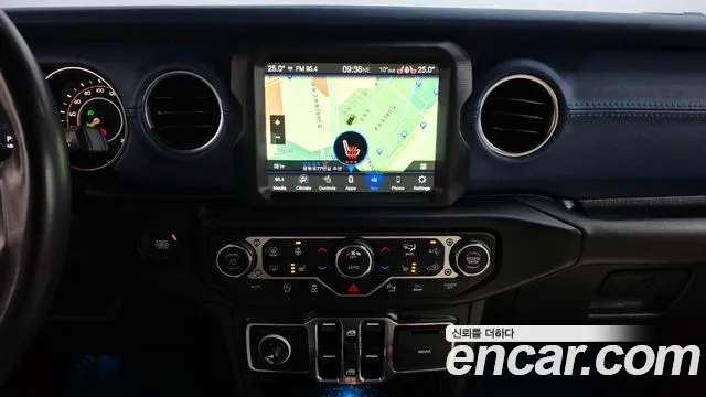 Jeep Wrangler JL — Фото автомобиля 18