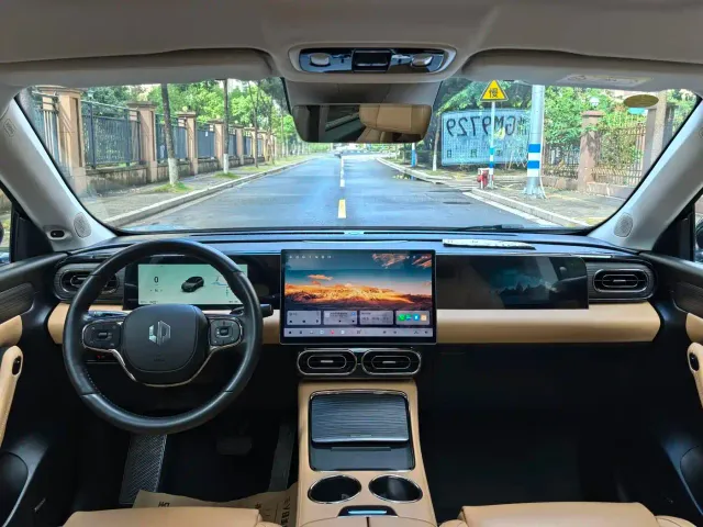 Leapmotor C11 — Фото автомобиля 4
