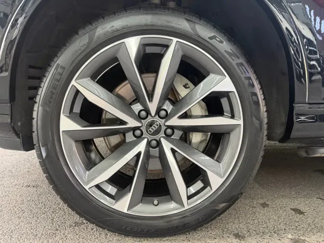 Audi Q7 — Фото автомобиля 5