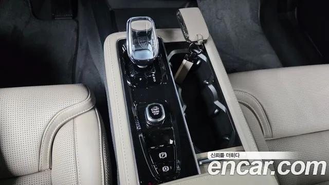 Volvo S90 — Фото автомобиля 9