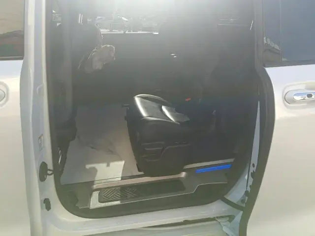 Toyota Sienna — Фото автомобиля 11