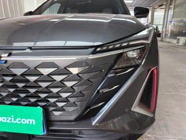 Changan Z6 — Фото автомобиля 23