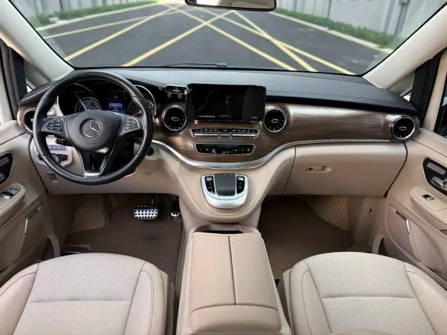 Mercedes-Benz V-Class — Фото автомобиля 13