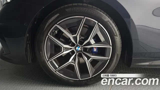BMW 5-Series — Фото автомобиля 5