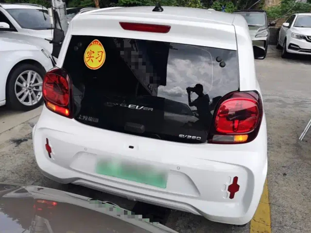 Roewe Clever — Фото автомобиля 5