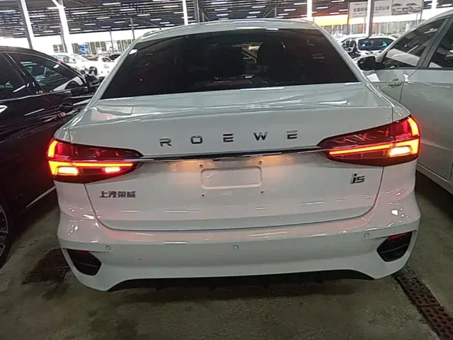 Roewe i5 — Фото автомобиля 5