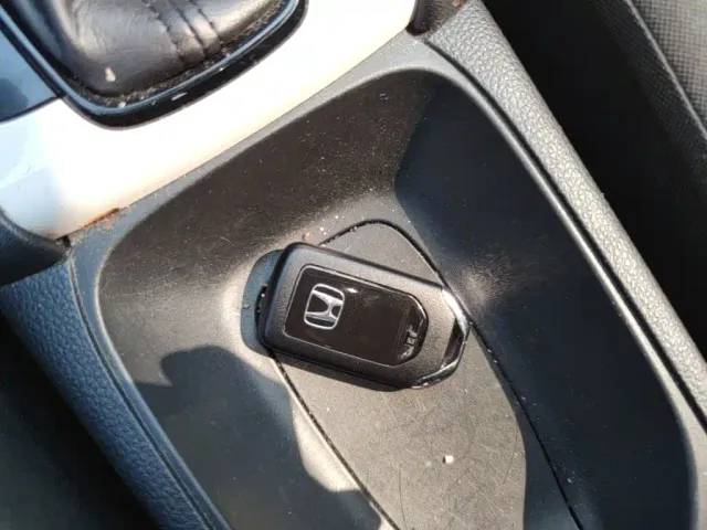 Honda Fit — Фото автомобиля 8
