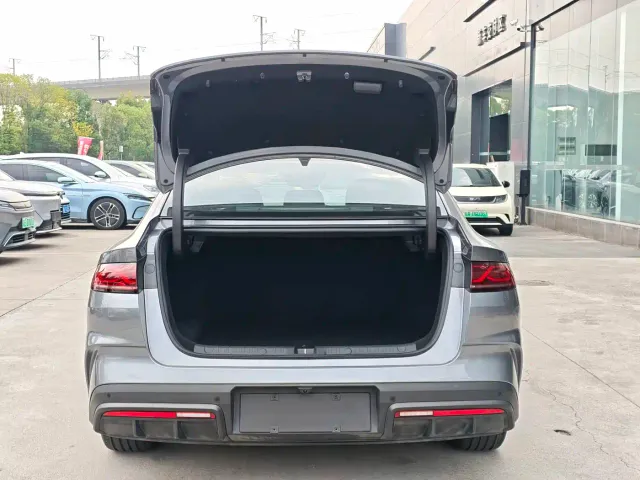 BYD Qin L — Фото автомобиля 12
