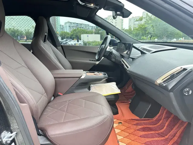 BMW iX — Фото автомобиля 14