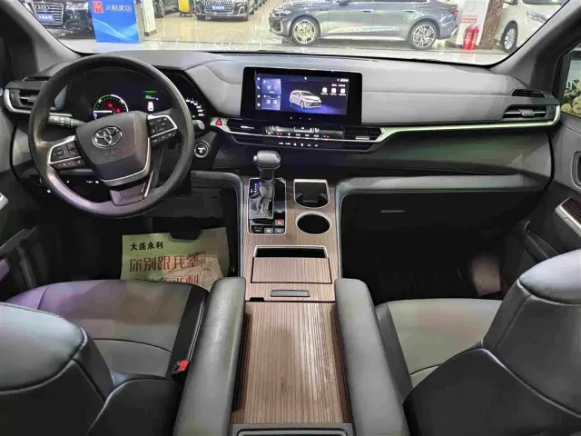 Toyota Granvia — Фото автомобиля 6