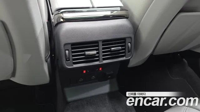 Land Rover Range Rover Velar — Фото автомобиля 18