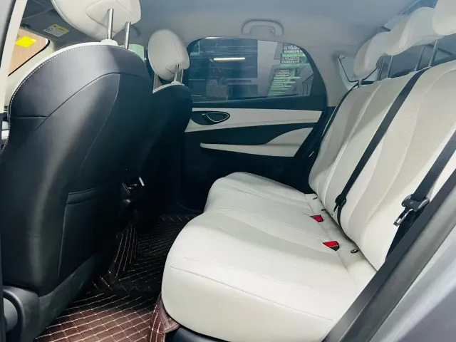 BYD Seal 05 DM-i — Фото автомобиля 10